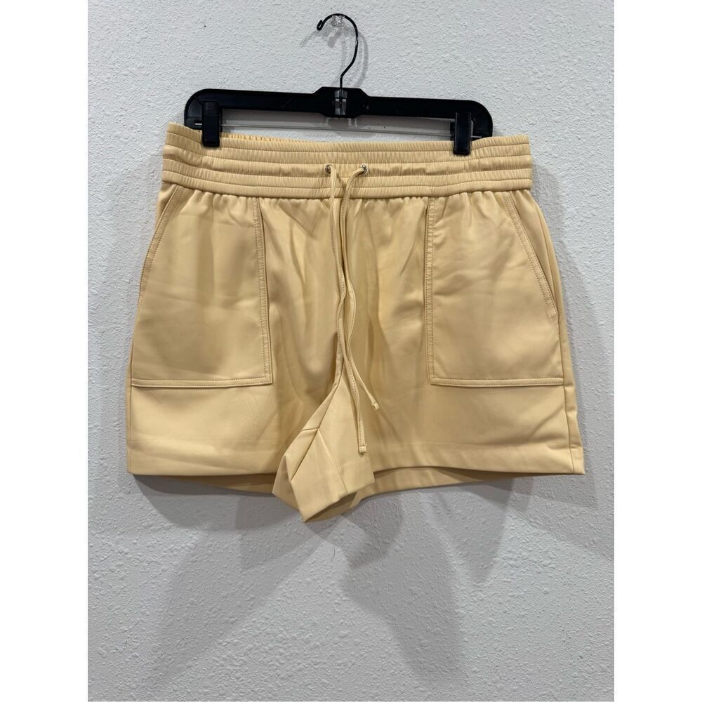 Express shorts  polyurethane‎ yellow size large